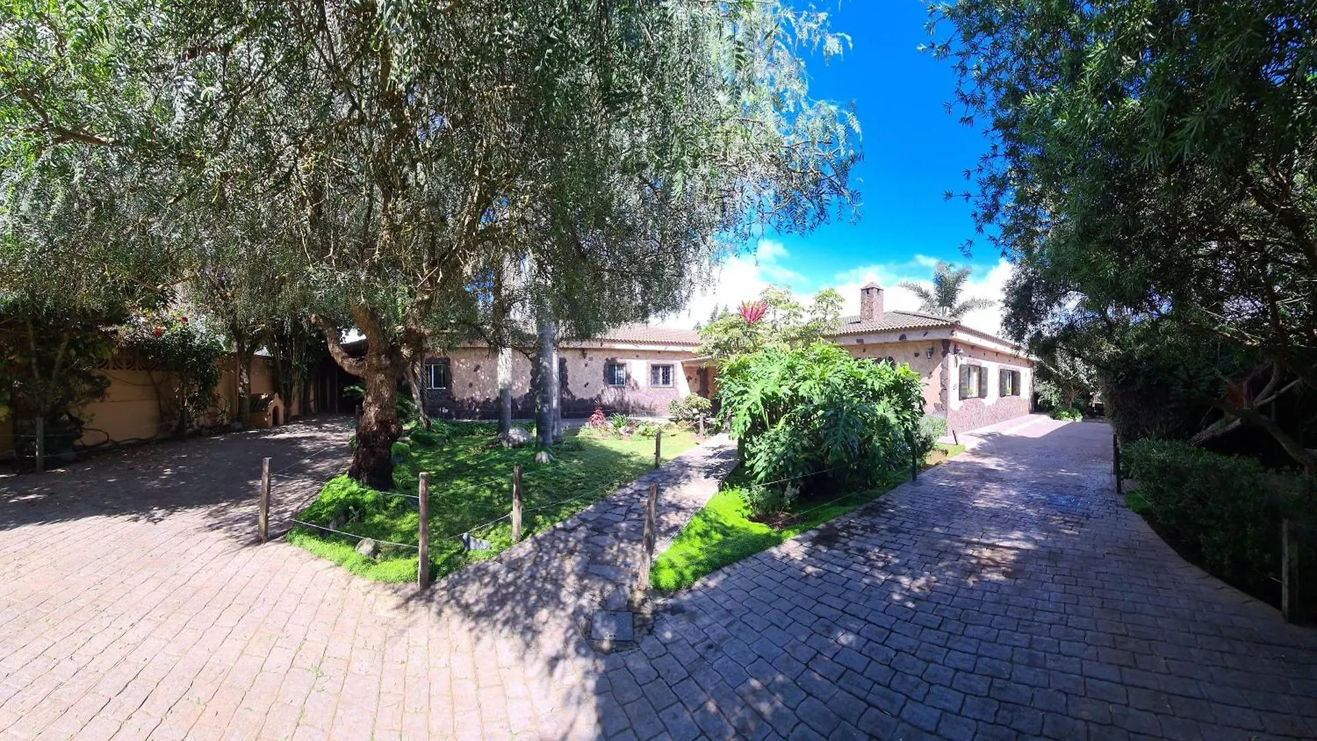 Almacanarias.Rural location